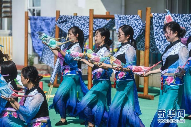 （社會(huì)）（1）浙江長(zhǎng)興：迎國(guó)慶為家鄉(xiāng)點(diǎn)贊